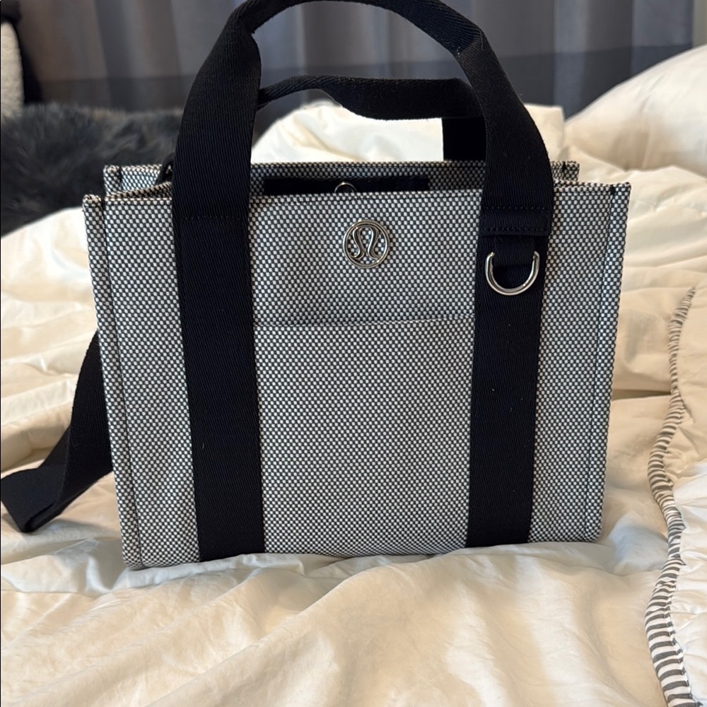 Lululemon Black and White Tote Bag